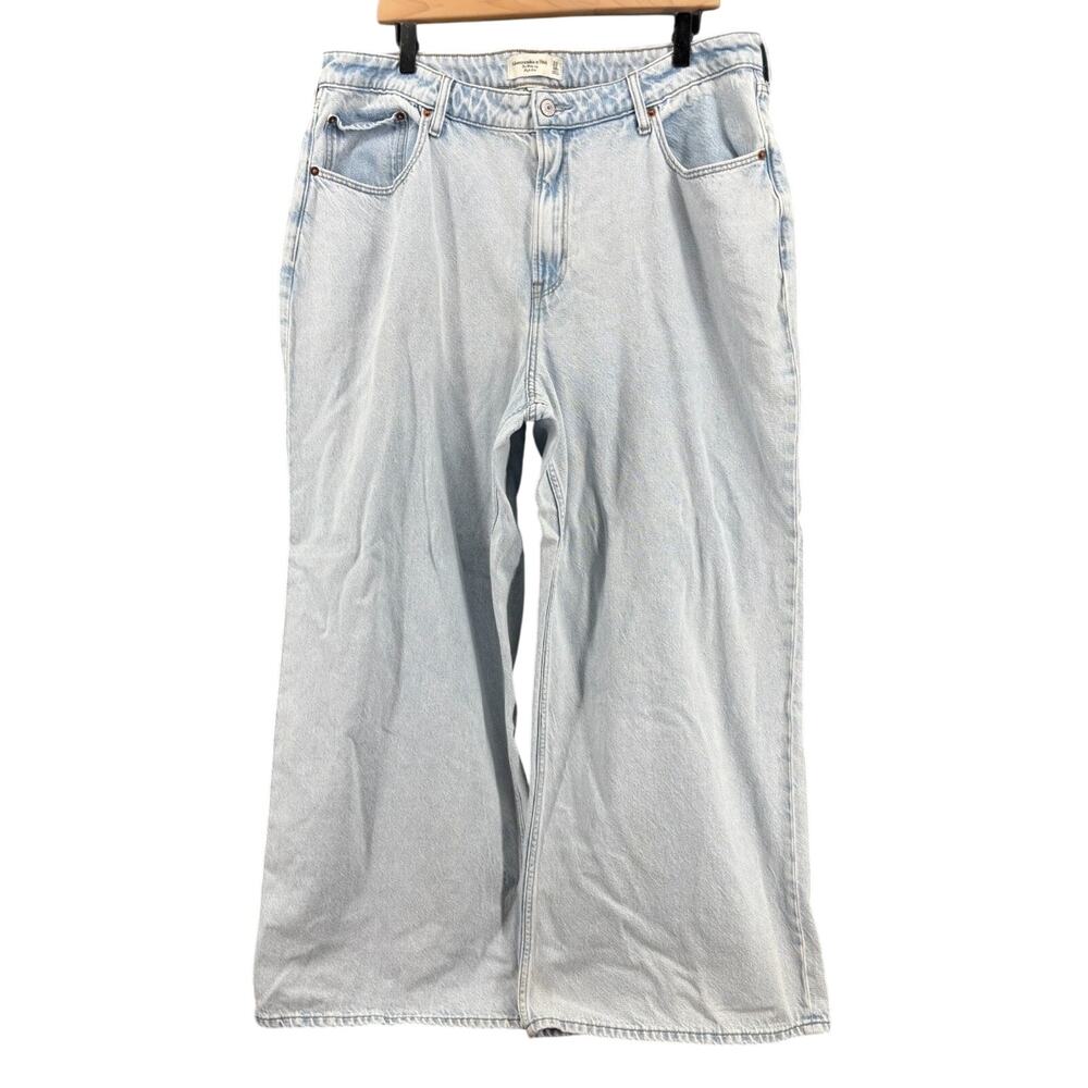 Abercrombie Fitch Jeans Wide Leg High Rise 33 16 SHORT Light Wash Baggy Curve